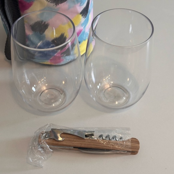 Multicolor Wine Bag with 2 Plastic Cups & Corkscrew - Picture 3 of 4